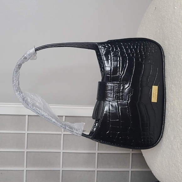 NWT Vince Camuto Barlo Small Shoulder - Picture 8 of 16